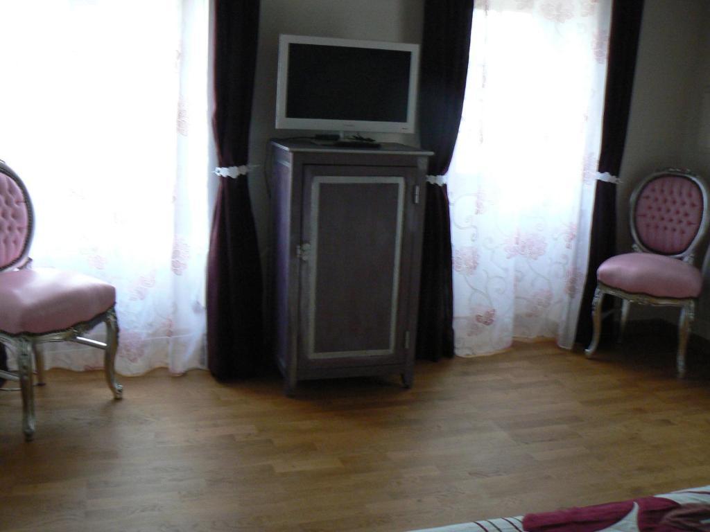 Le Manoir Des Chapelles Bed & Breakfast Venoy Room photo